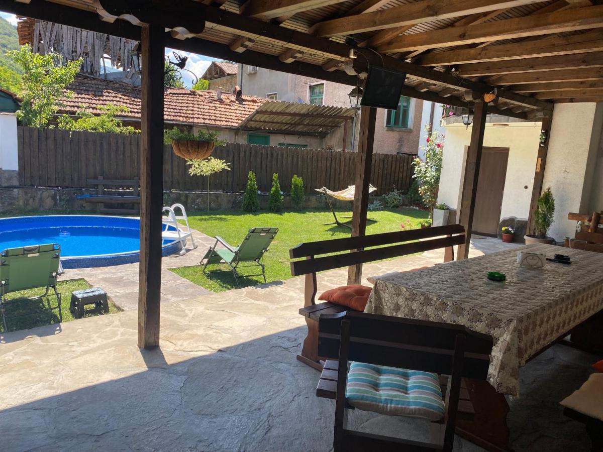 Yovkovata Kyshta Hotel Chiflik Luaran gambar