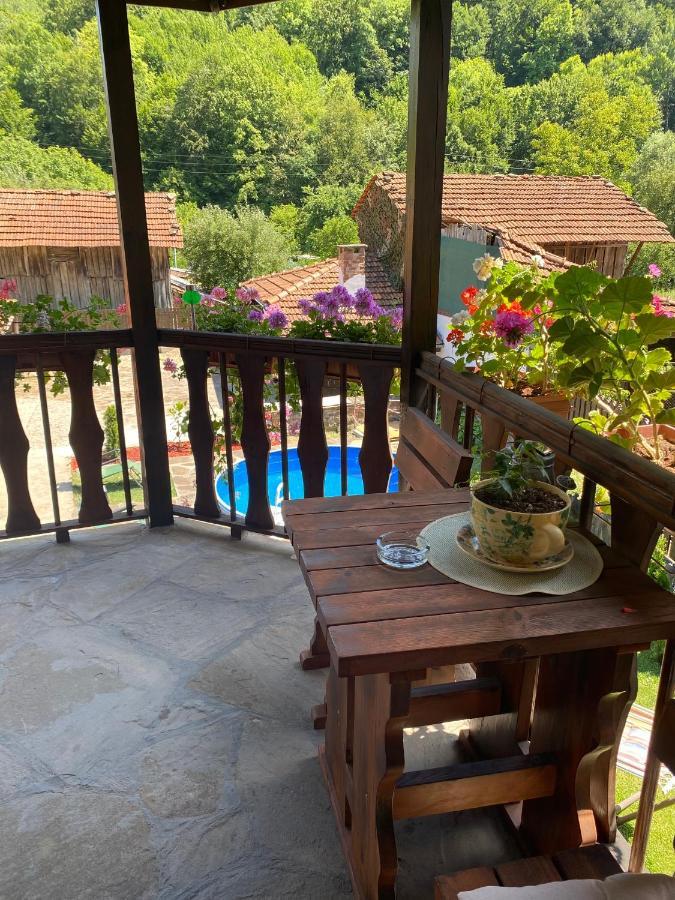 Yovkovata Kyshta Hotel Chiflik Luaran gambar
