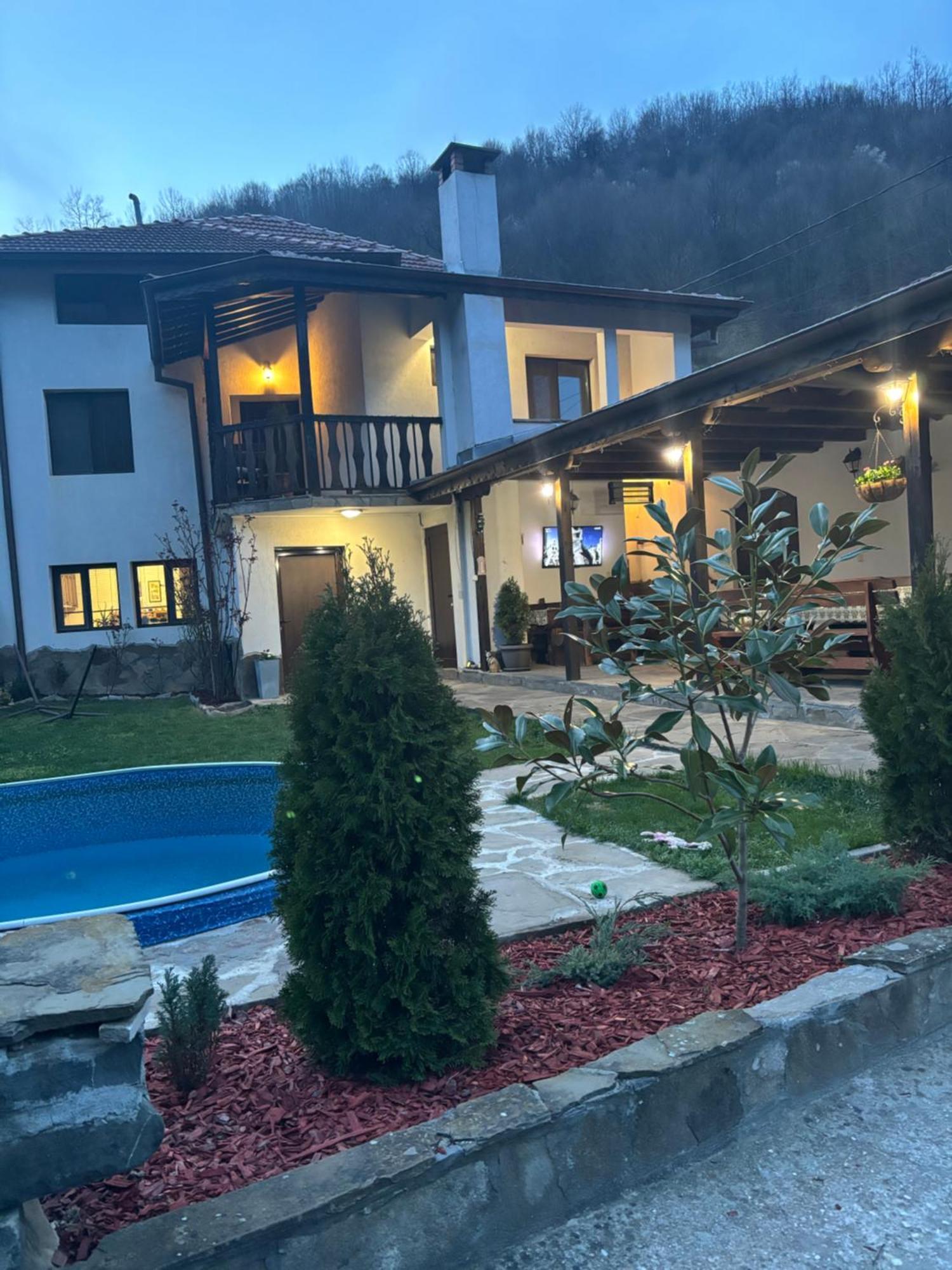 Yovkovata Kyshta Hotel Chiflik Luaran gambar