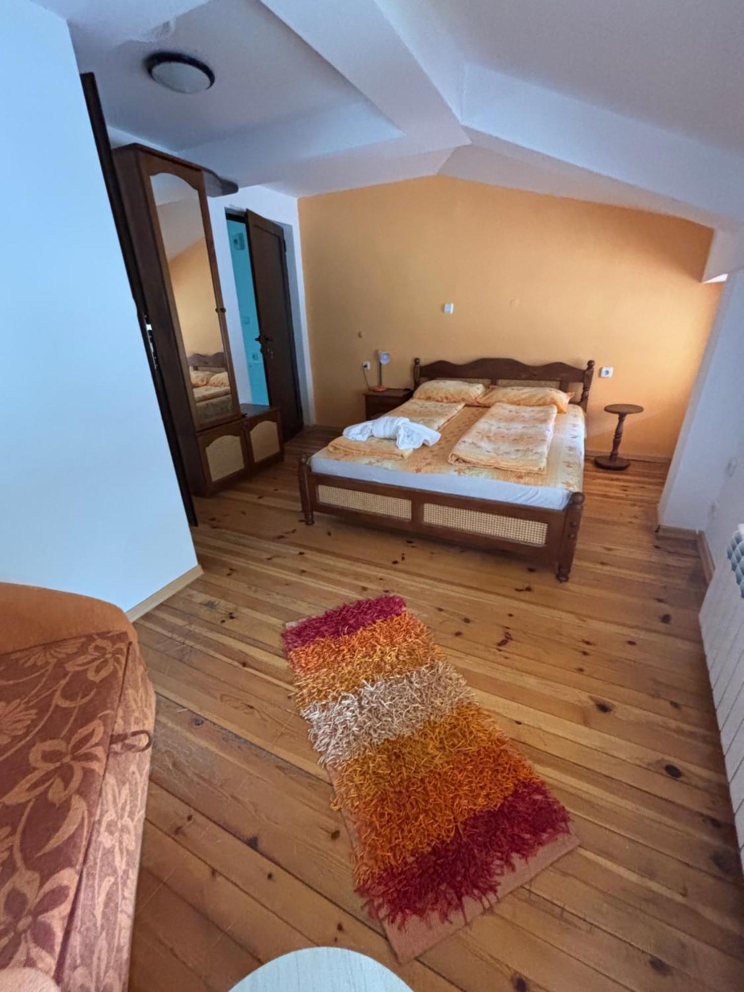 Yovkovata Kyshta Hotel Chiflik Luaran gambar